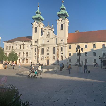 Origo Apartment Gyor Luaran gambar
