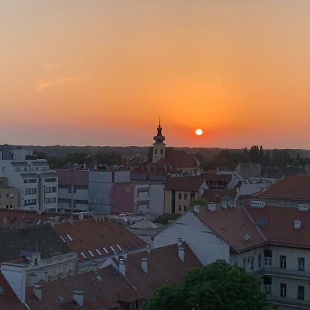 Origo Apartment Gyor Luaran gambar