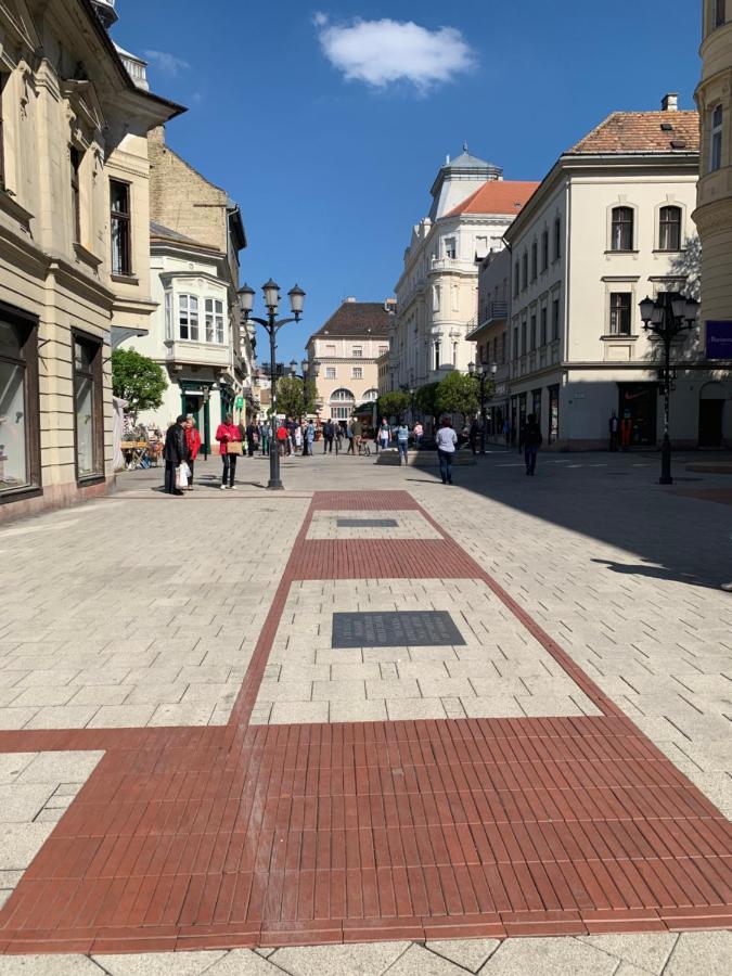 Origo Apartment Gyor Luaran gambar