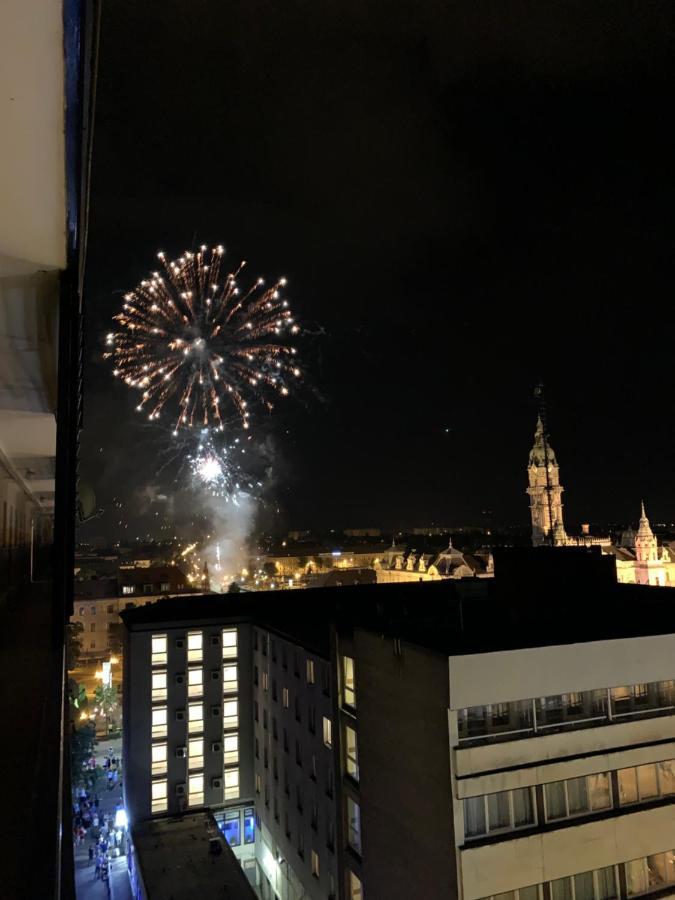 Origo Apartment Gyor Luaran gambar