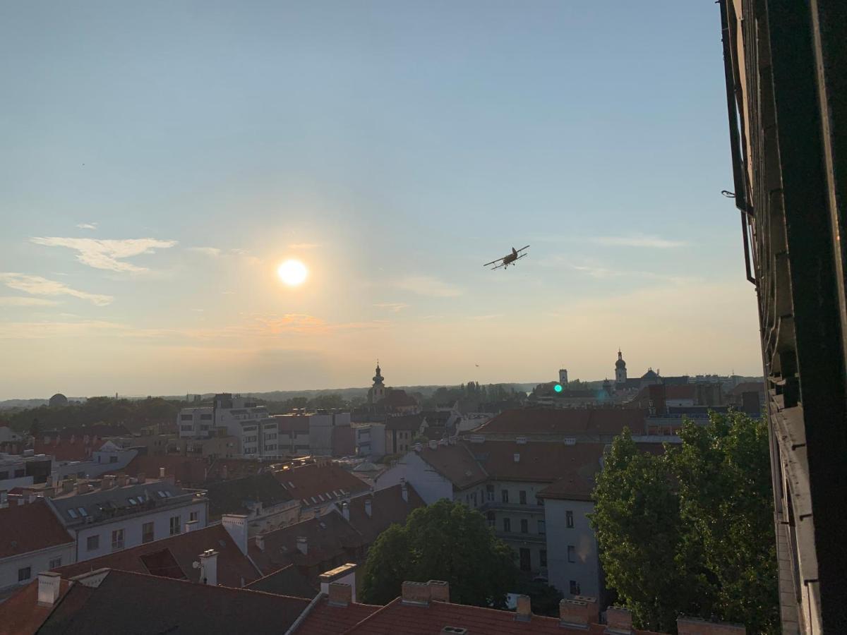 Origo Apartment Gyor Luaran gambar