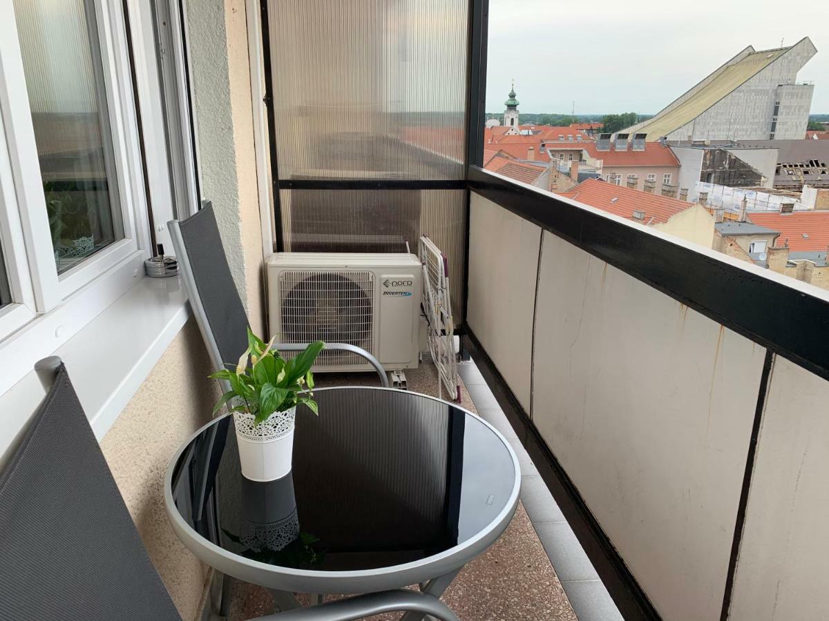 Origo Apartment Gyor Luaran gambar