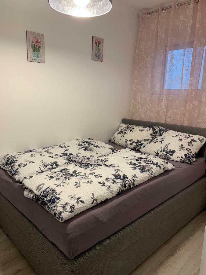 Origo Apartment Gyor Luaran gambar