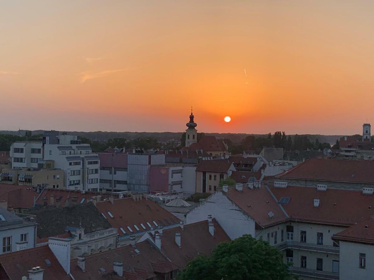 Origo Apartment Gyor Luaran gambar